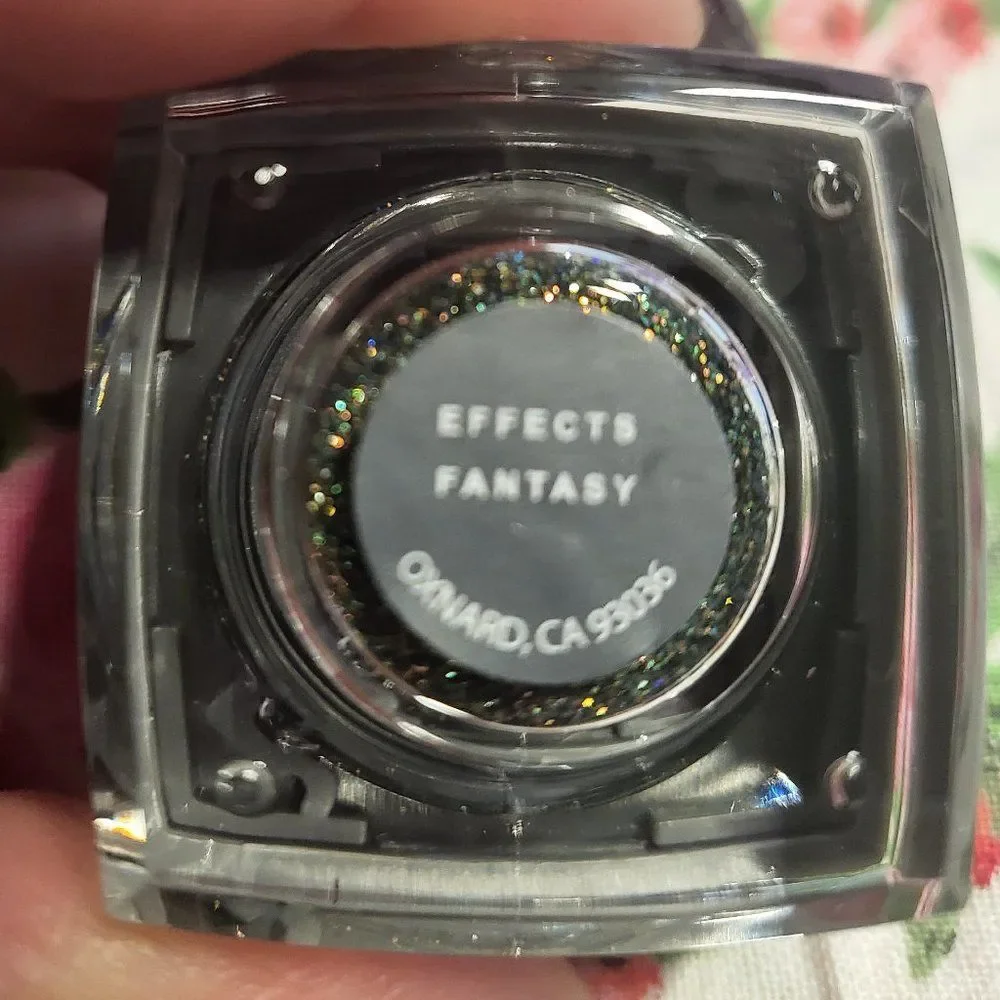 Lique Cheek and Eye lid Powder Fantasy
